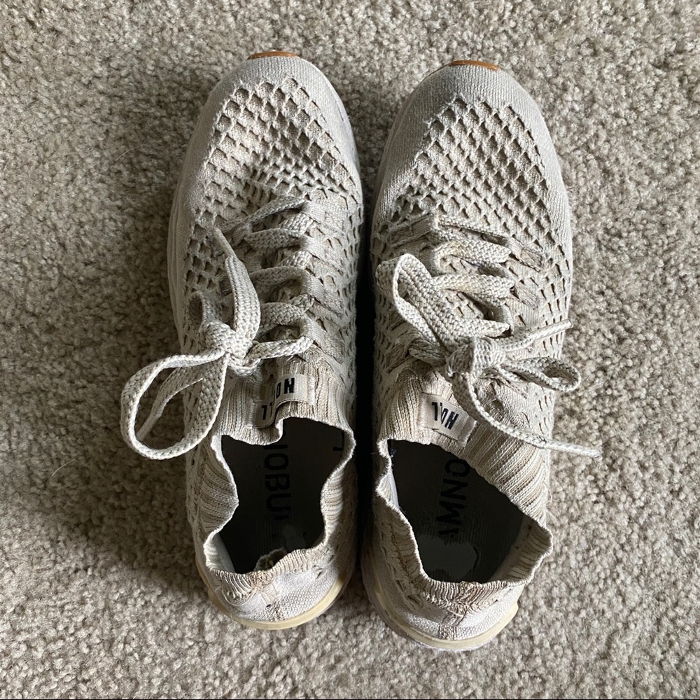 Nobull Runners - tan & white, size 9